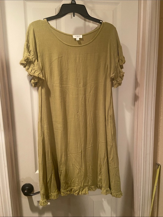 Umgee Dresses & Skirts - Umgee- Women’s Olive casual dress with pockets.